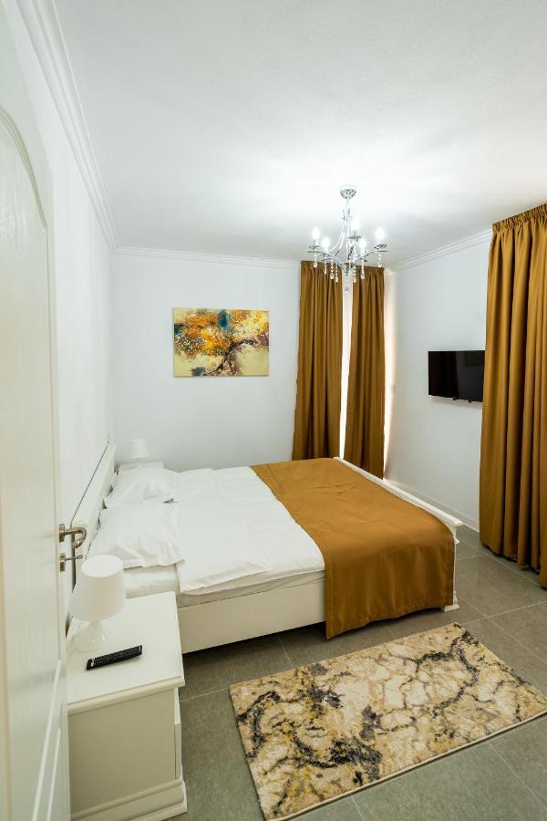 Armada Aparthotel Алба Юлия Екстериор снимка