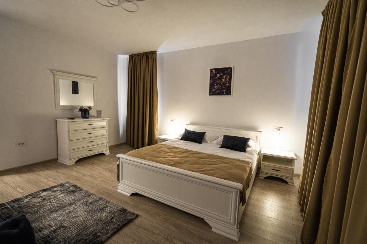 Armada Aparthotel Алба Юлия Екстериор снимка