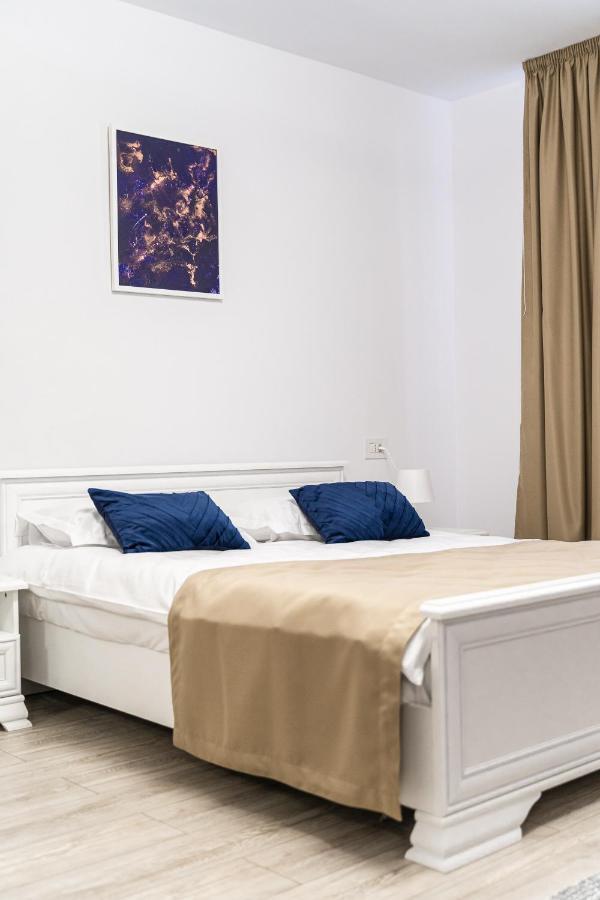 Armada Aparthotel Алба Юлия Екстериор снимка