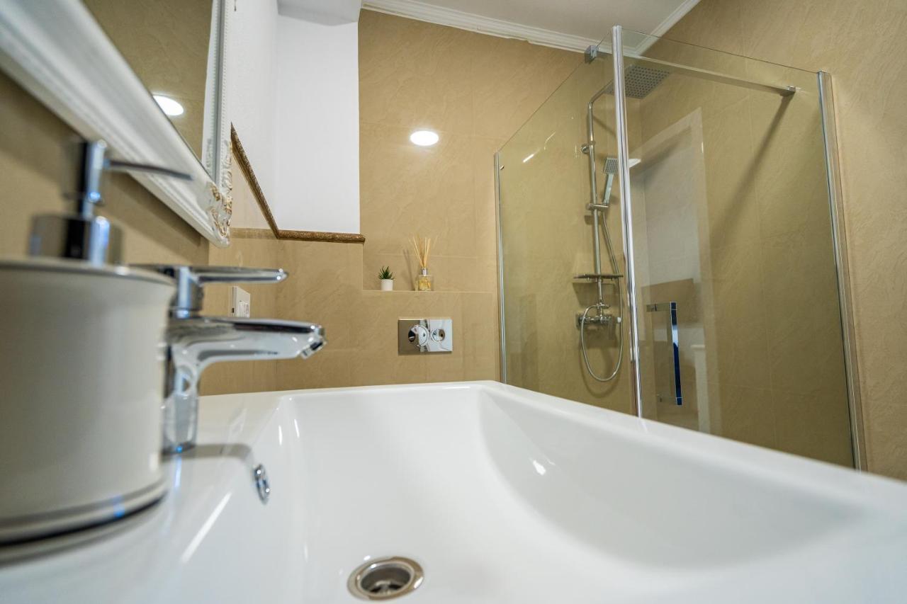 Armada Aparthotel Алба Юлия Екстериор снимка